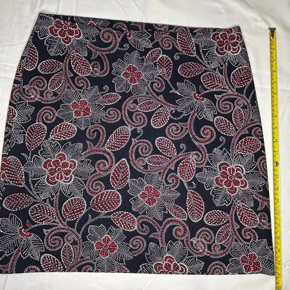 Talbots Navy and Red Floral pencil Skirt SKU A12 - Picture 6 of 6